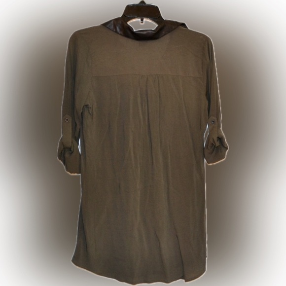RUE 21 -  Long Sleeve Half Button Up Hip Length Women’s Top Olive Size Small - Picture 5 of 5